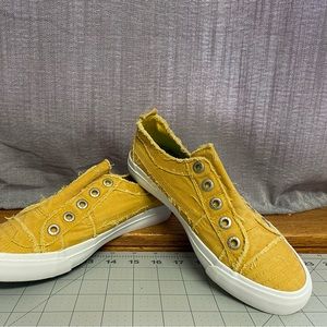 New in box Blowfish sneakers size 7